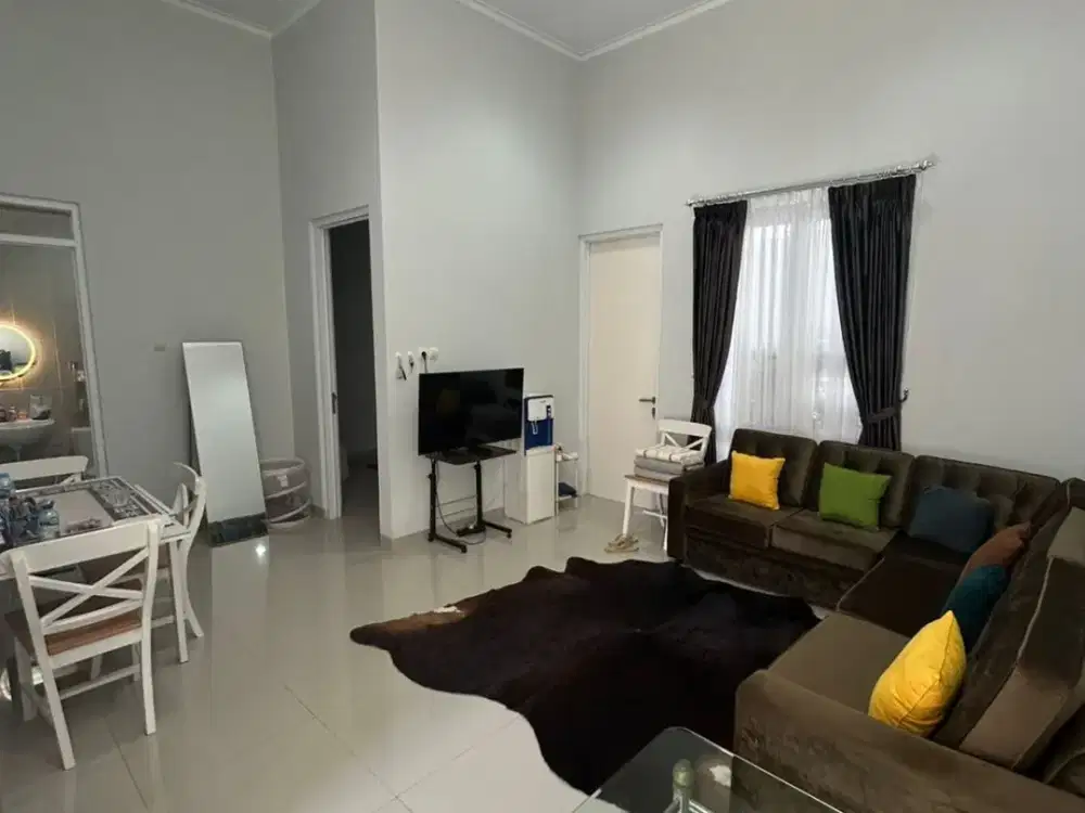 RUMAH KEREN 2 LANTAI MINIMALIS MODERN SEMI FURNISHED SIAP HUNI DI CHERRYFIELD BANDUNG