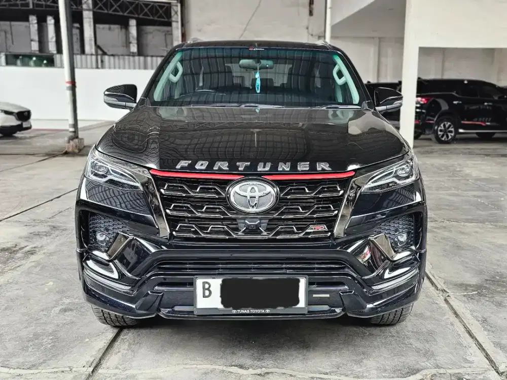 Super Gres 31rb Km Toyota Fortuner 2.4 VRZ TRD AT 2020 Hitam Like New