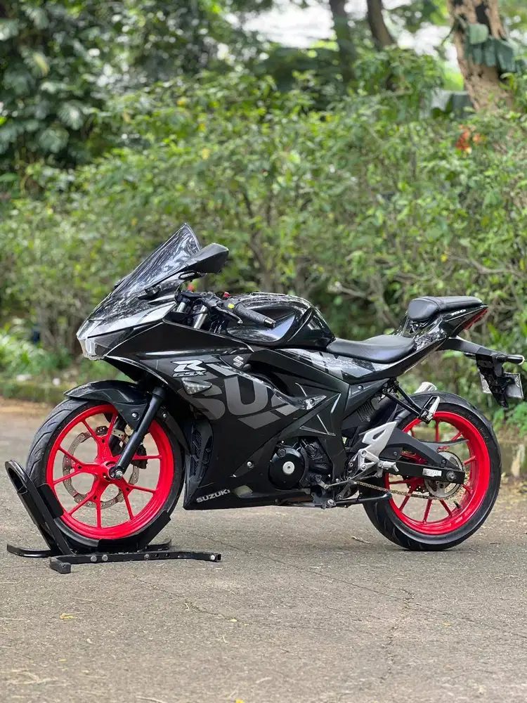 SUZUKI GSX R150 2022 BLACK KM RENDAH PAJAK PANJANG KAYAK BARU