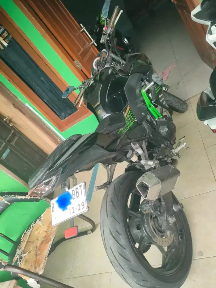 Dijual Kawasaki Thn 2014 Z250 SS Komplit