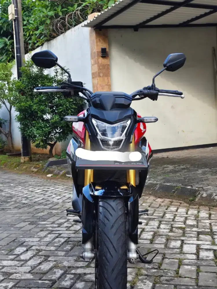 Honda cb150r 2022