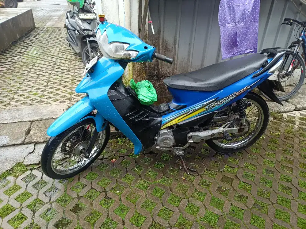 Shogun R 125 tahun 2004