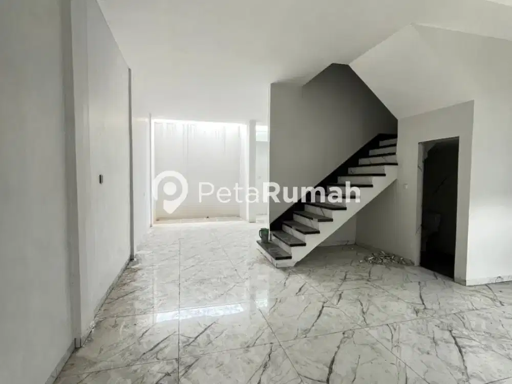 DIJUAL VILLA JALAN PEMBANGUNAN KOMPLEK MARIVOTT VILLAS - DAERAH ADAM MALIK