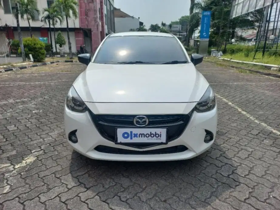 DP MURAH - Mazda 2 1.5 R Skyactiv Bensin AT 2015 Putih