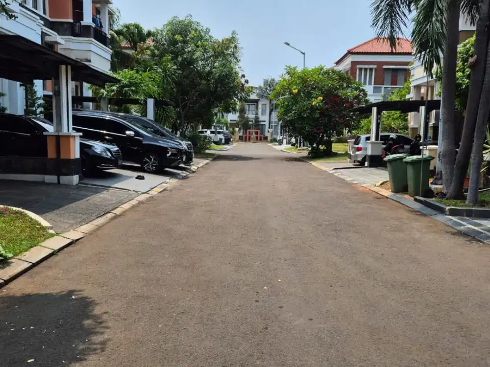 JUAL CEPAT! Rumah Siap Huni Gading Parkview 9x17 | 2.5 Lantai | 2+1 KT 3+1 KM | Semi Furnished | 5.35M Nego