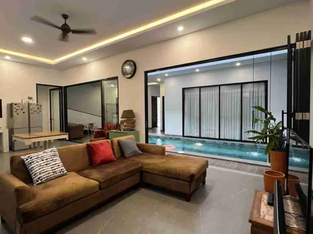 Dijual Turun Harga Rumah Masih Baru Desain Tropis Modern Puspita Loka, BSD City
