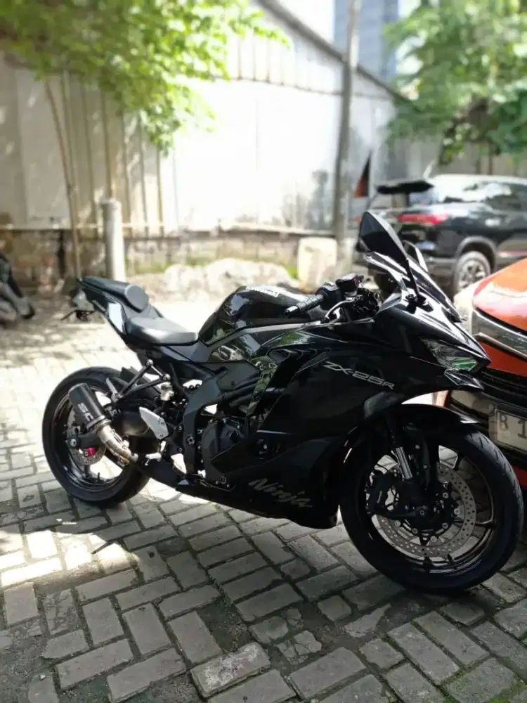 Zx25r hitam tahun 2024