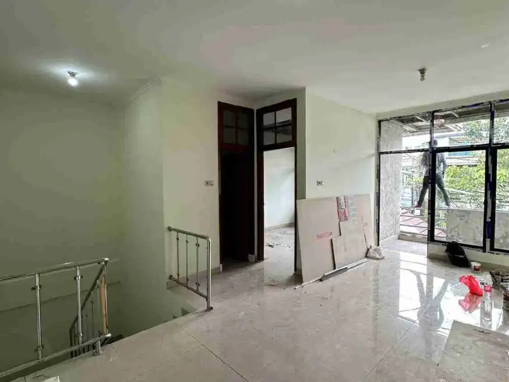 Disewakan rumah 2 lt 6 x 20 m2 di Muara Karang blok 10 unfurnished, ada 3+1 kt baru renovasi siap huni, Ayo survei yuk!!