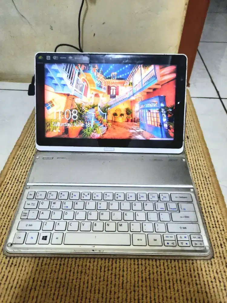 Acer iconia W700.i5