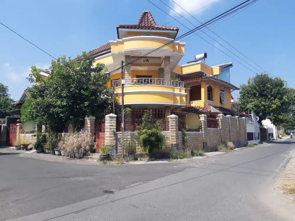 Dijual Cepat Rumah Mewah Lokasi Strategis Laweyan,Solo Luas 415m2