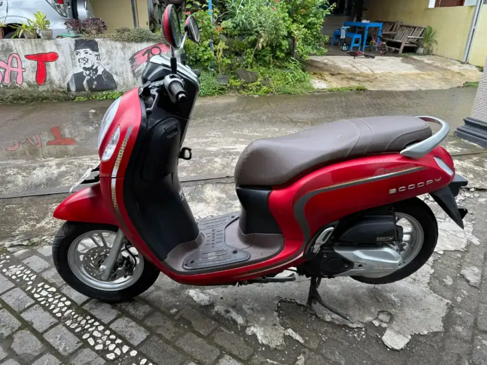 Scoopy keyless THN 2023 plat AB Bantul