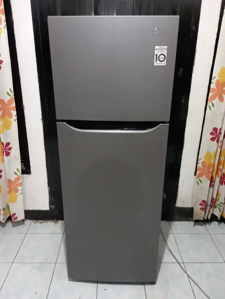 Kulkas 2 pintu LG smart inverter
