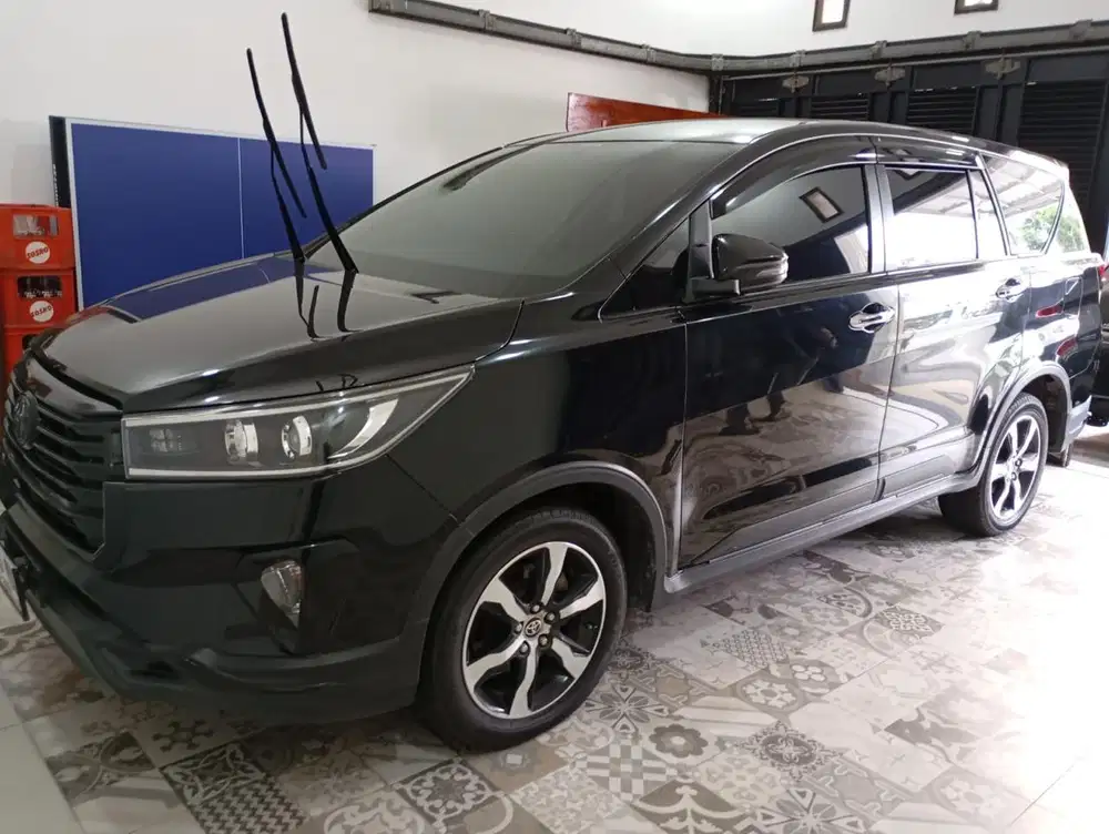 Dijual Cepat Toyota Kijang Innova Venturer 2.4 AT Diesel  2021 Matic