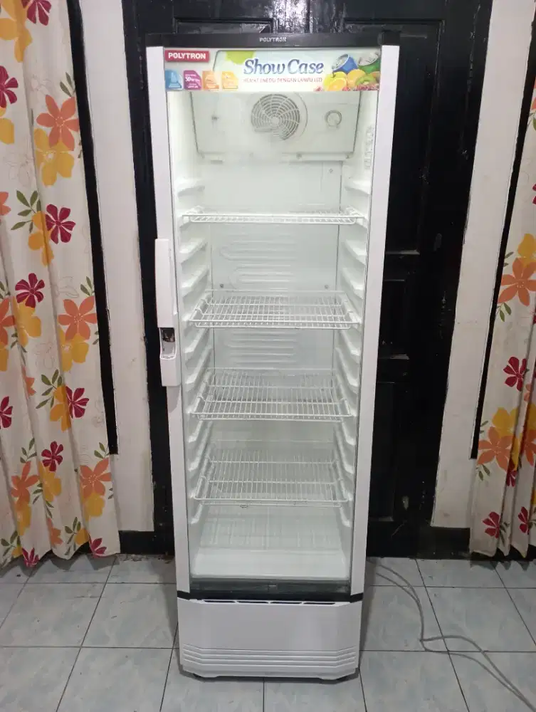 Showcase polytron tinggi