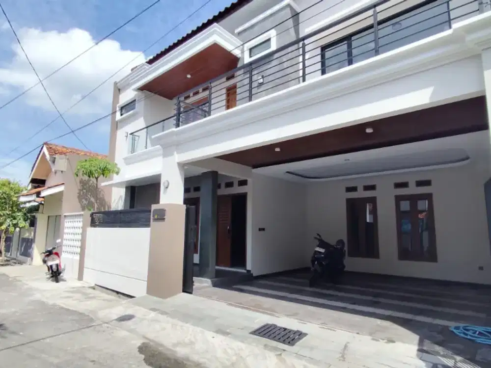 Dijual Cepat Rumah Mewah di Pusat Kota Lokasi Banjarsari,Solo Luas 137m2 Bu!!