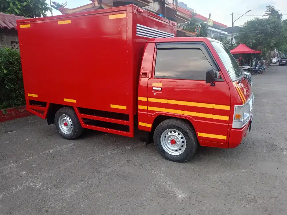 L300 box Mitsubishi L 300 canter