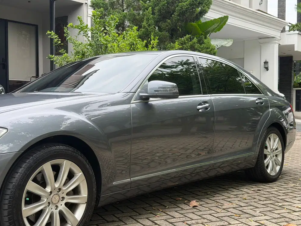 Mercedes-Benz S300L 2010 Bensin