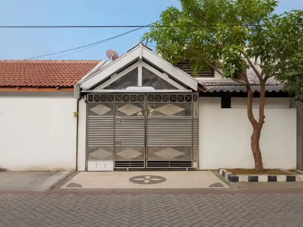 Rumah Taman Pondok Indah  STRATEGIS ROW 3 MOBIL