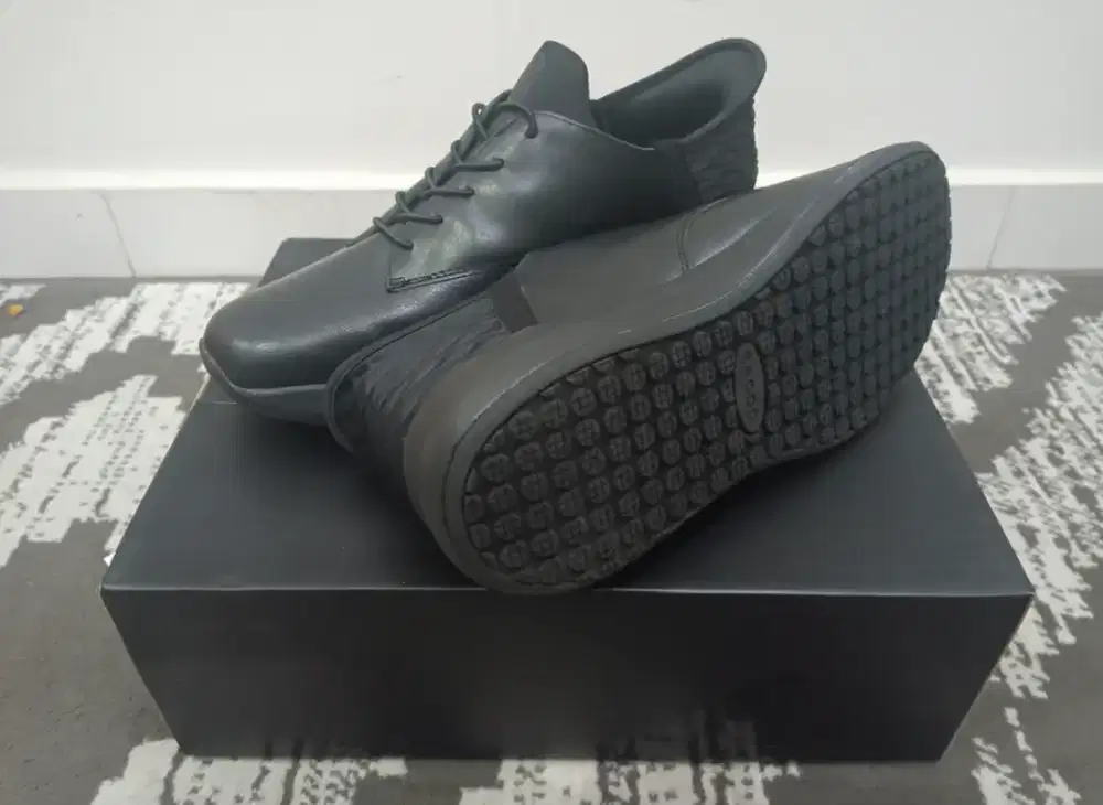 (PRELOVED) Sepatu Brodo Arez Full Black 43