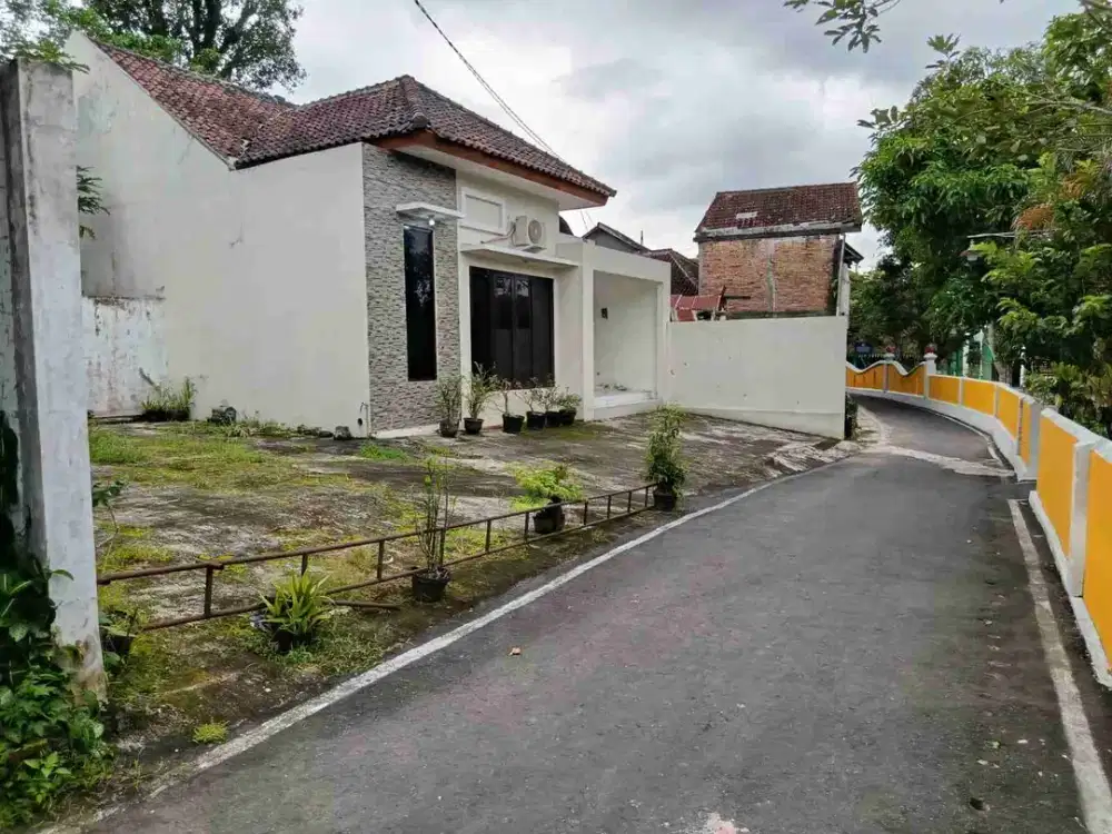 DIJUAL RUMAH SIAP HUNI DI DEKAT JL DIPONEGORO CACABAN MAGELANG