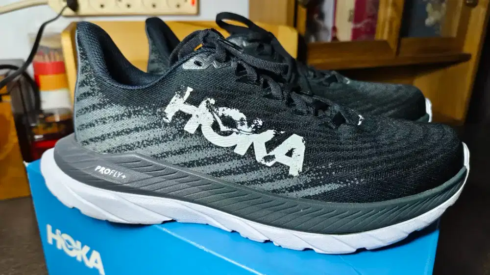 Hoka MACH 5 Men's Running Shoes (seperti baru)