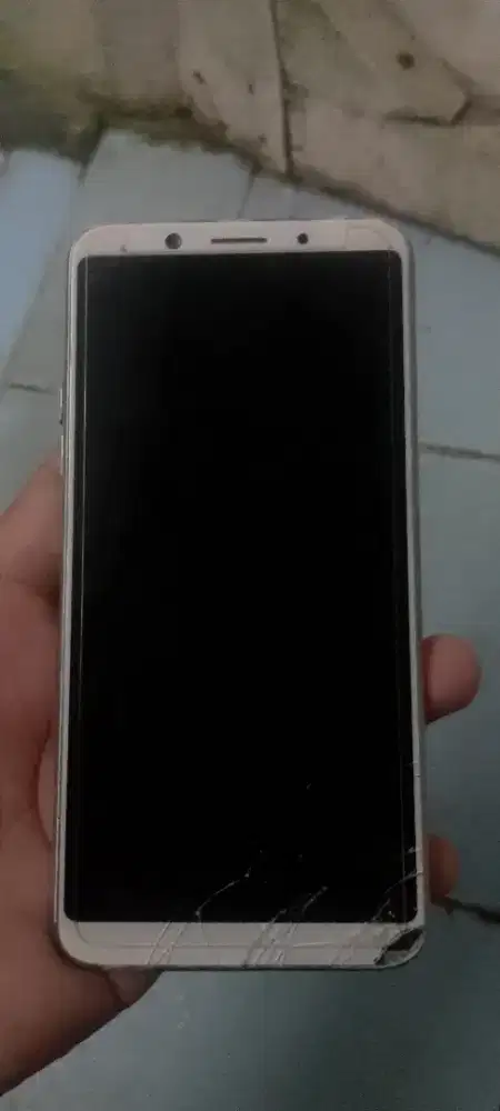 Oppo F5 batangan