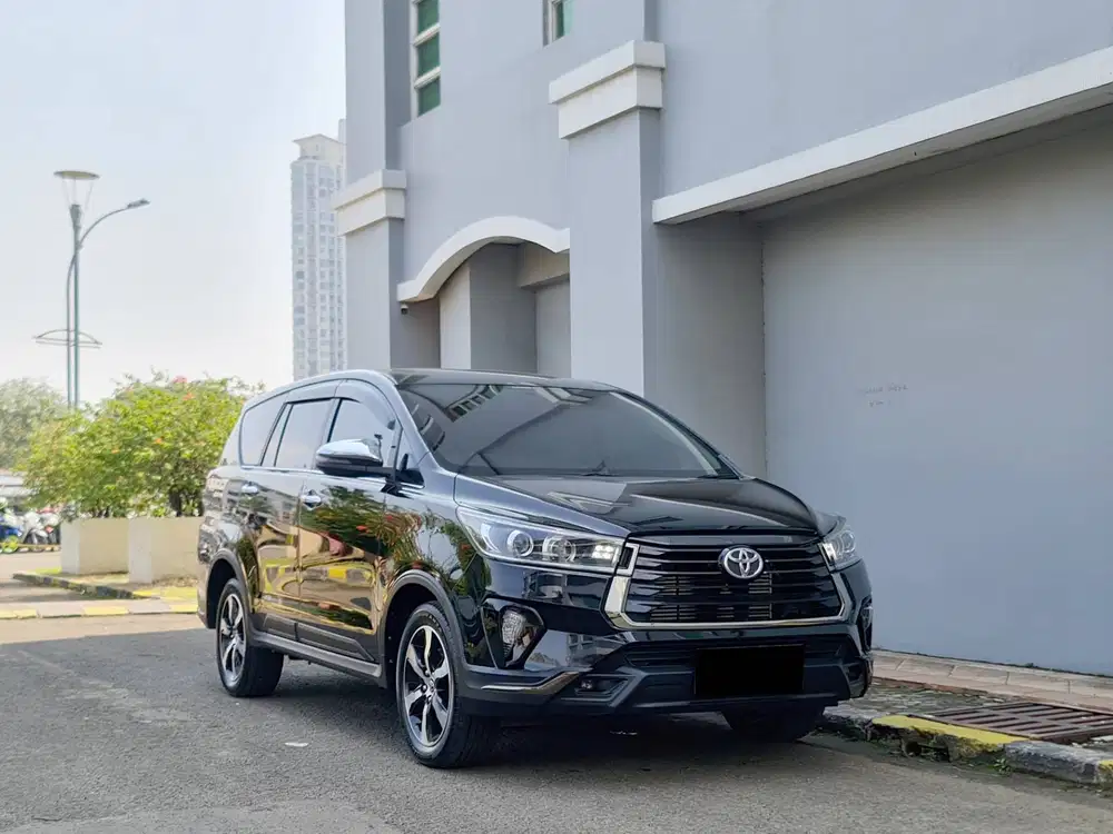 Toyota Innova Reborn 2.4L Type Venturer Automatic 2022