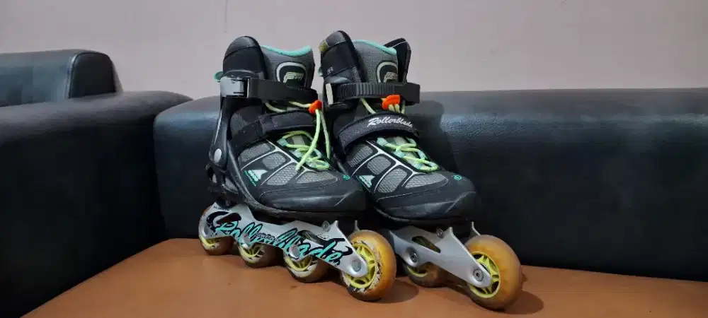 SEPATU RODA ANAK