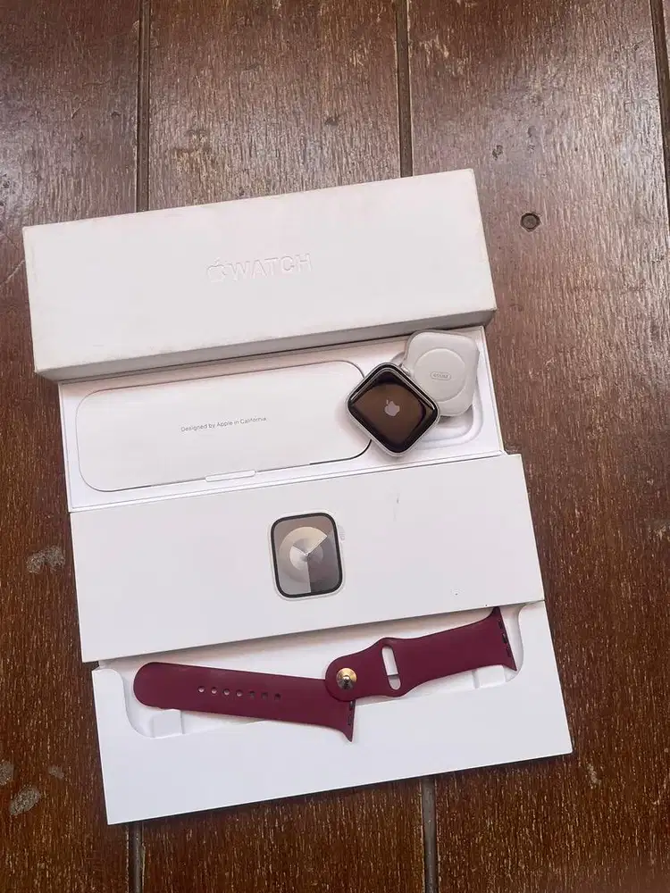 Apple watch series 9 45mm starlight