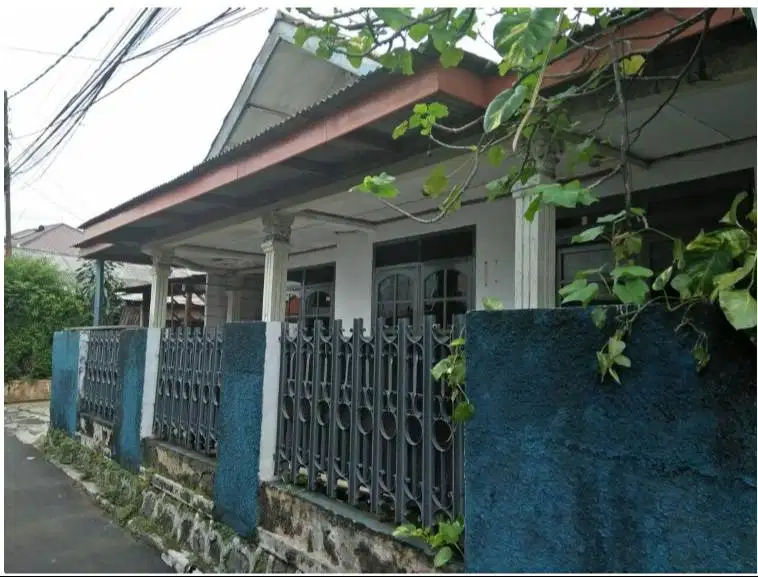 Jual Rumah lama (hitung tanah) dengan luas total 176 m2 Pasar Minggu