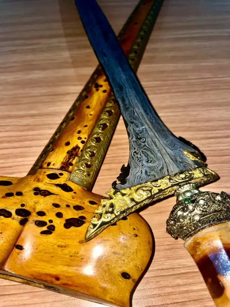 KERIS SINOM ROBYONG