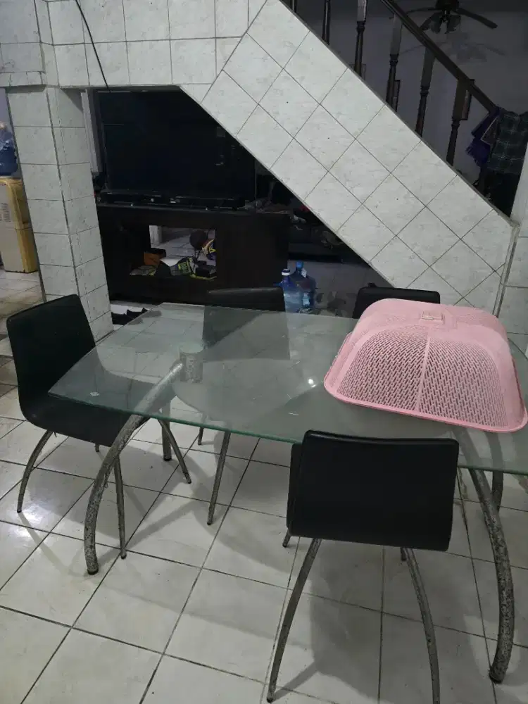 meja makan kaca tempered
