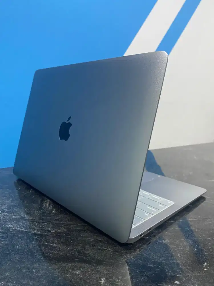 Macbook Air Dual-Core Intel Core i3, DIJUAL CEPAT!