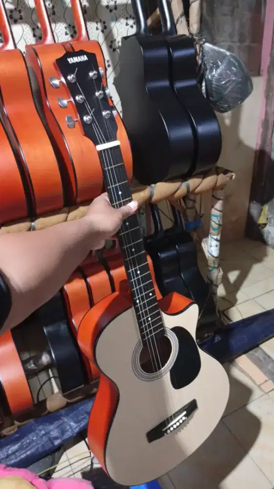Gitar akustik tanem besi aktif