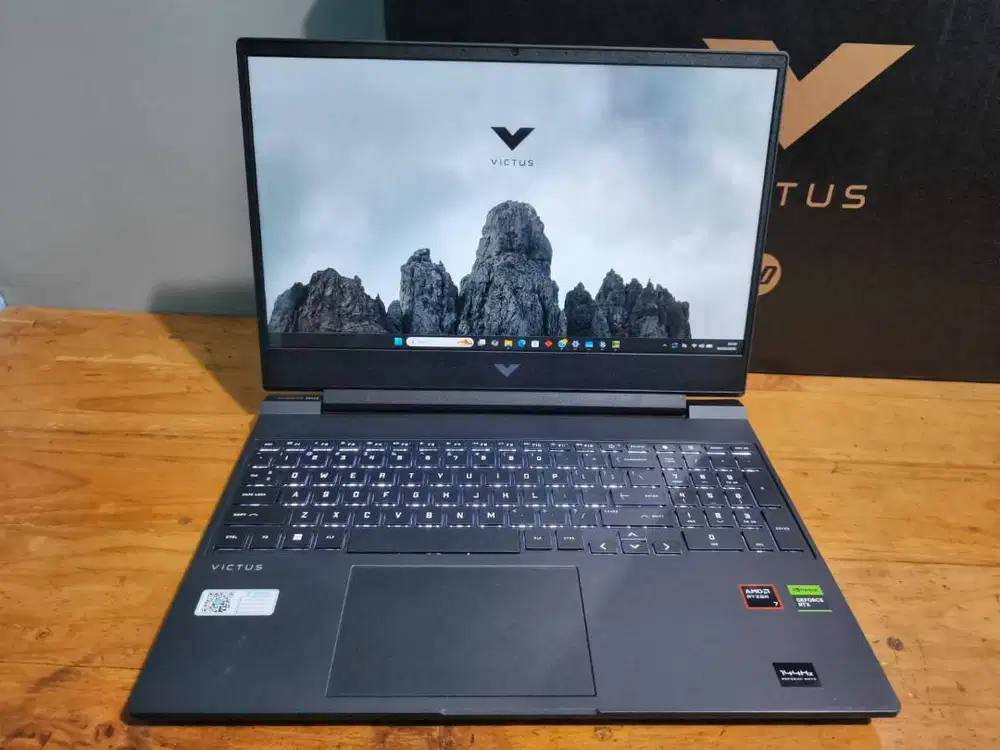 Victus 15-fb2111AX Ryzen 7 8845HS 16/512GB RTX 4060 8GB Garansi 2027
