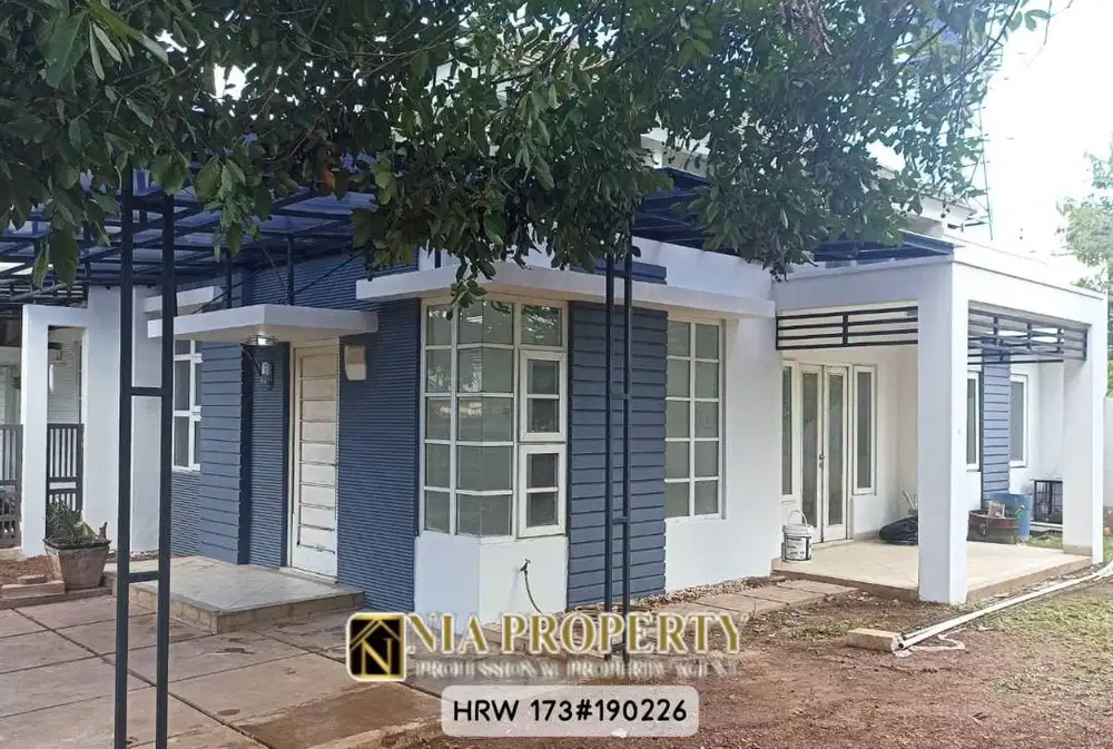 RUMAH 1 LANTAI RAPIH, HALAMAN LUAS DI BOULEVARD CIBUBUR COUNTRY