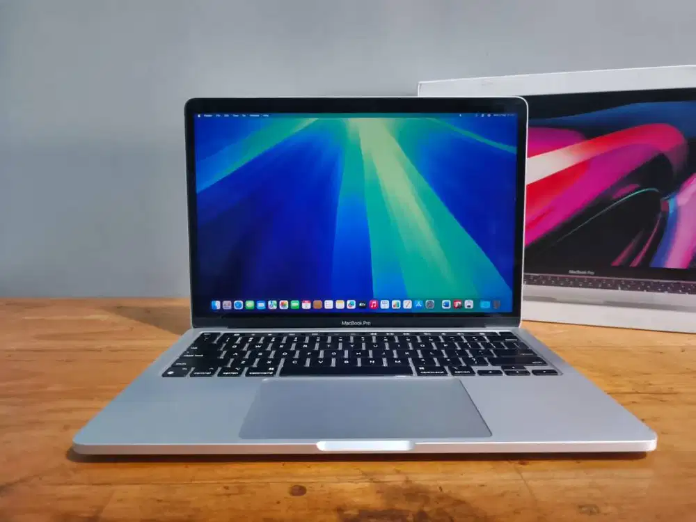 Macbook Pro M1 RAM 8GB SSD 256GB Touchbar Fullset minor dent