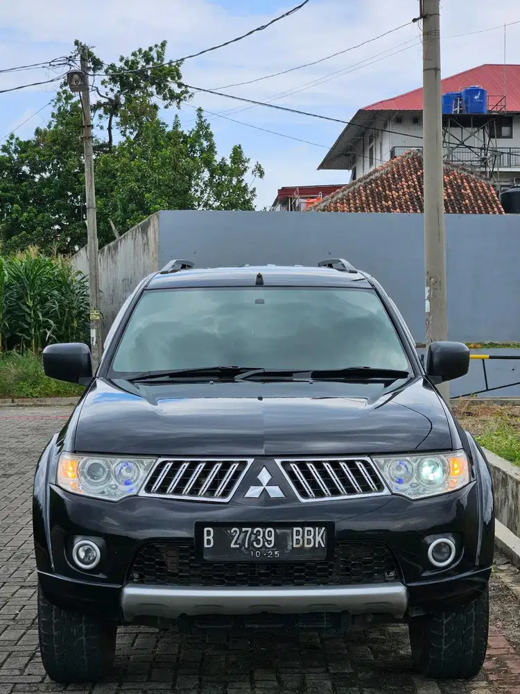 Mitsubishi pajero 2010 exceed 4x2 metik diesel dp ceper yuk jual cepat