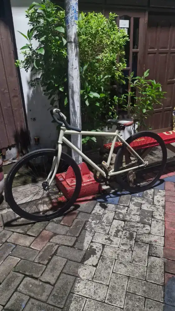 Sepeda pixie dewasa