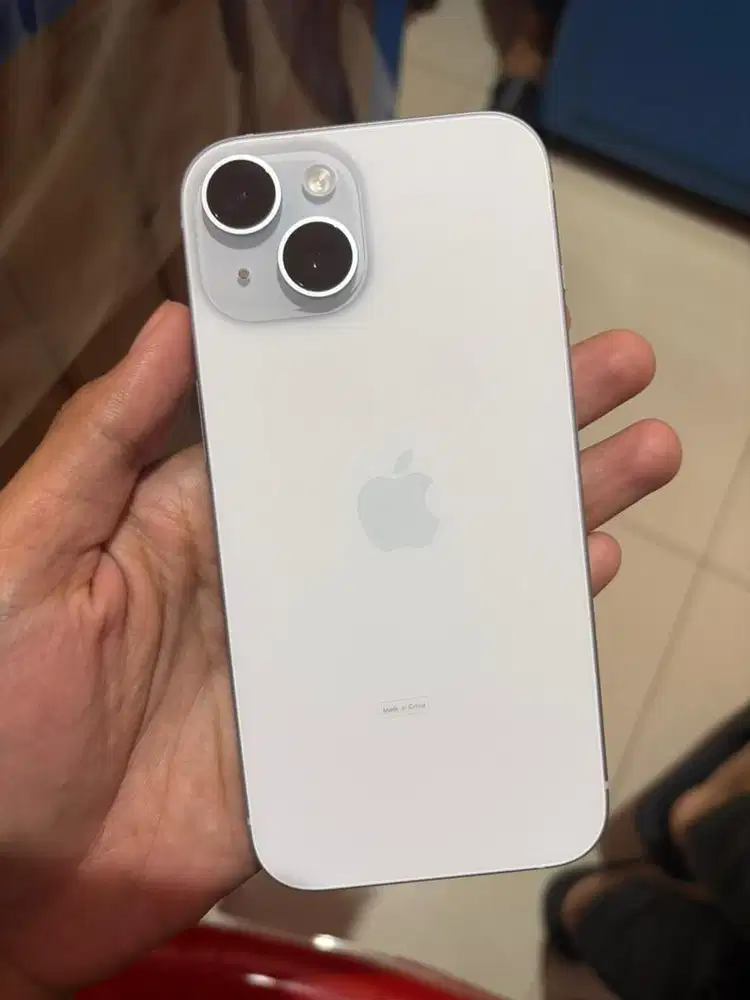 Iphone 15 biru basic