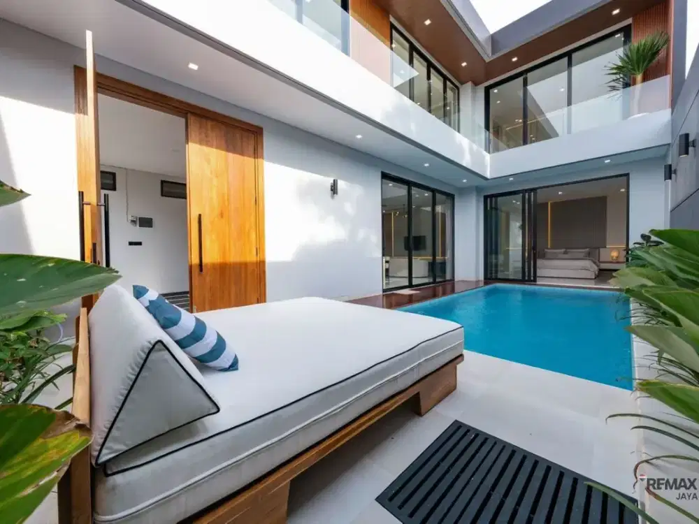 Villa Cantik 2 Lantai Full Furnished Dijual, di Berawa Canggu Area