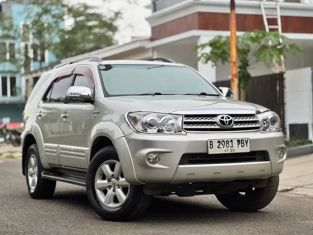 Toyota Fortuner 2.7 G Luxury AT 2010 Sky Gold Mica Metallic