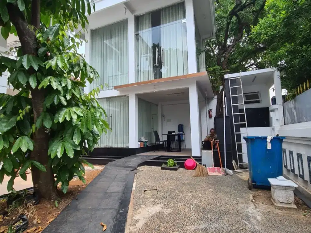 Disewakan Rumah Mewah di Cilandak Timur