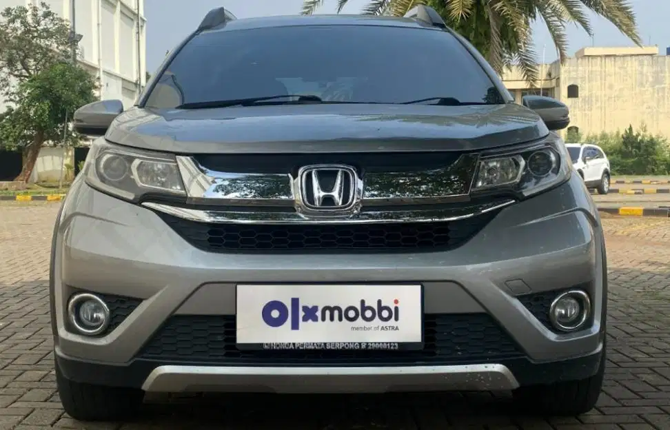 TDP 8,JT, TERMURAH Honda BR-V 1.5 E Bensin-MT Abu 2018
