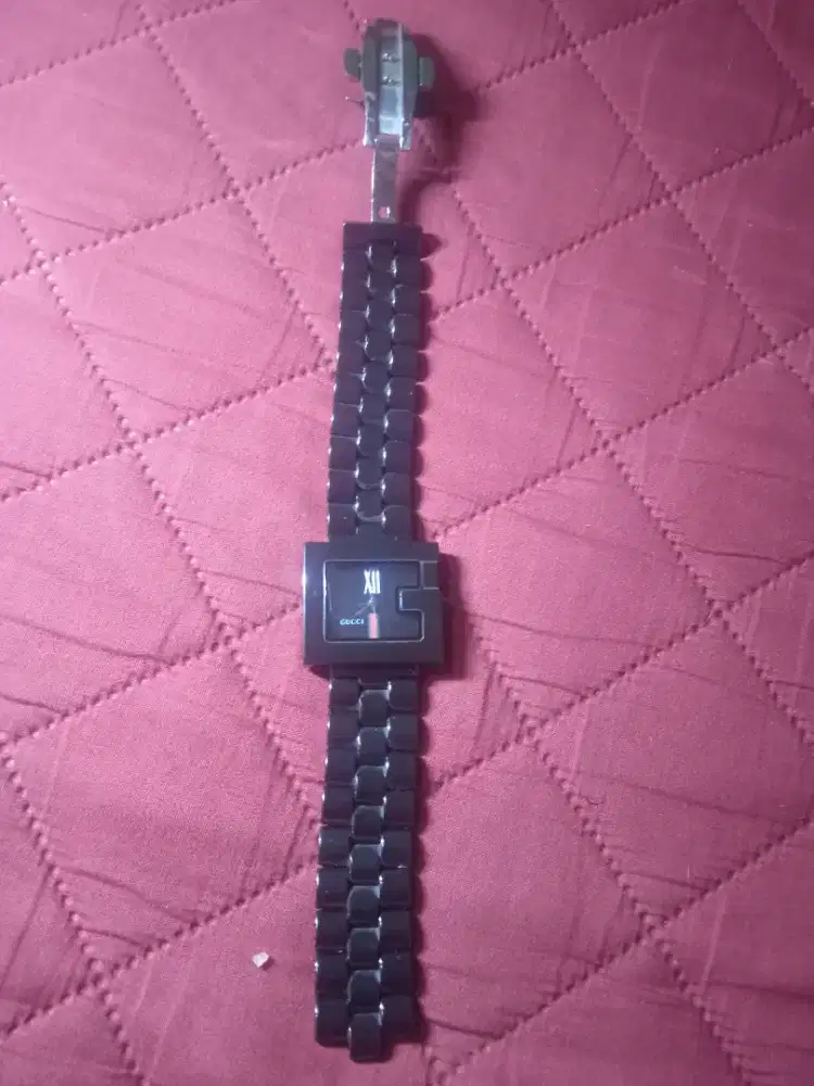 Jam tangan Gucci minus