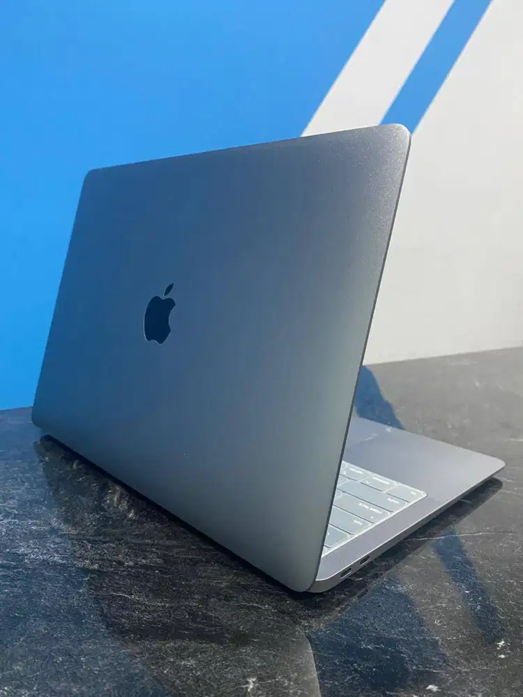 Macbook Air Dual-Core Intel Core i3, DIJUAL CEPAT!