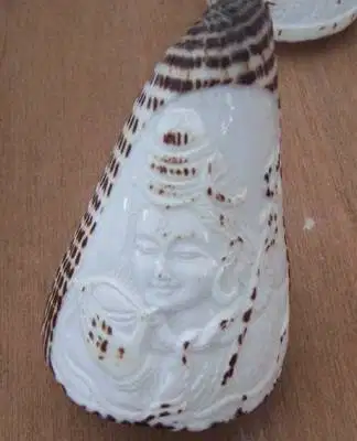 Pajangan Ukiran Kerang