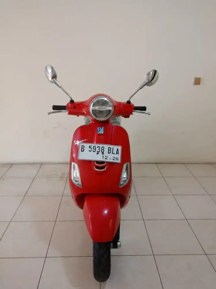 JUAL MOTOR VESPA LX 125 2023 KM LOW 11 RB