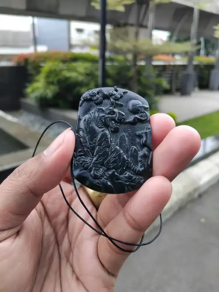 Batu Giok Hitam black jade