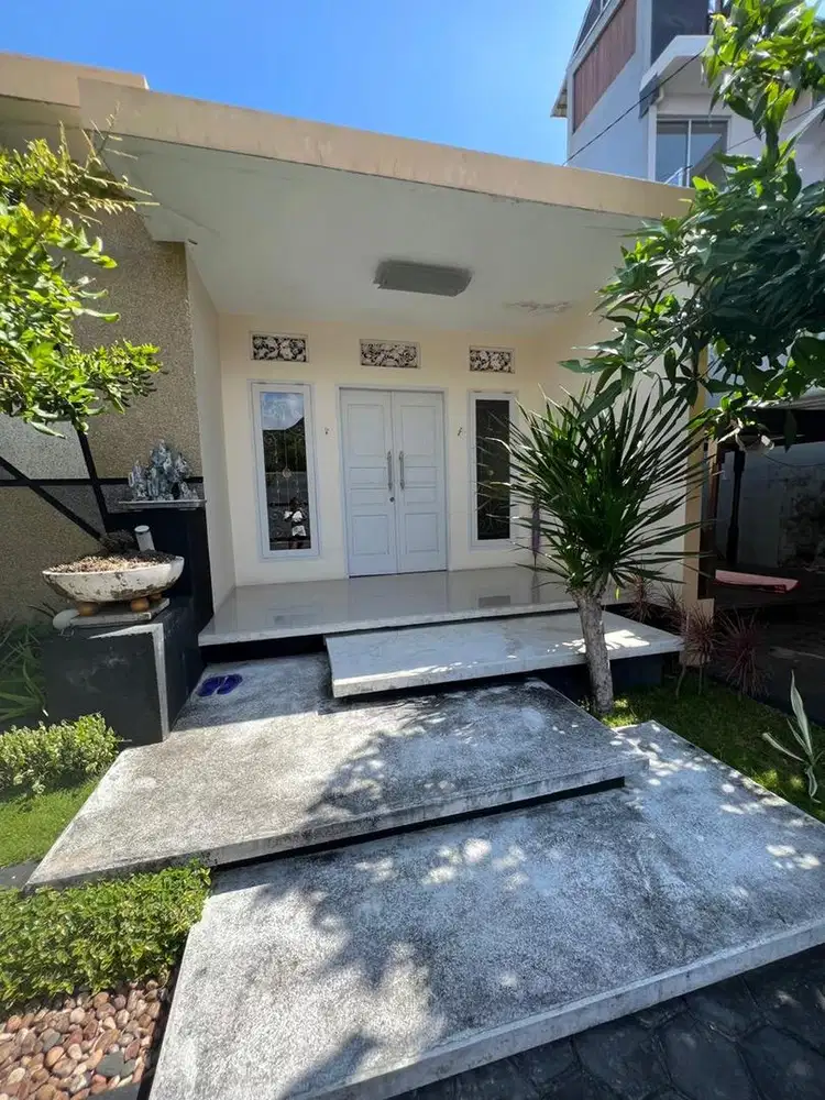 Dijual rumah di dekat epicentrum mall lombok